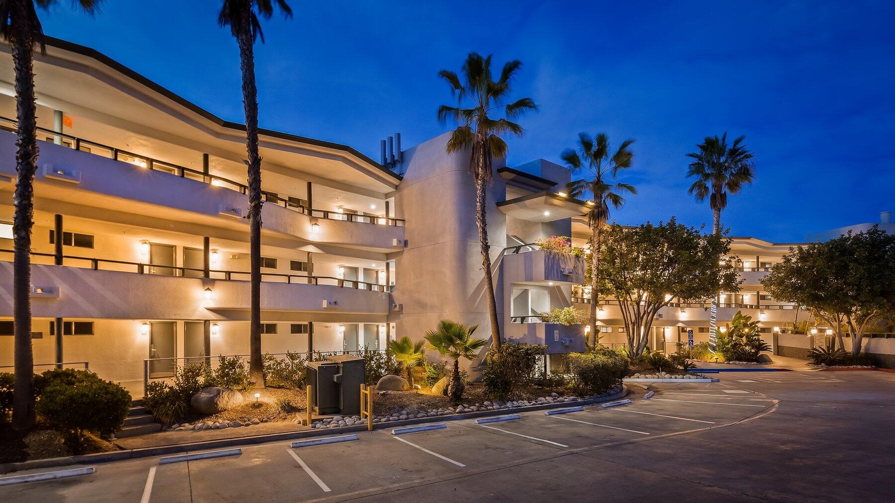 Best Western Encinitas Inn Suites Moonlight Beach Hotel - 