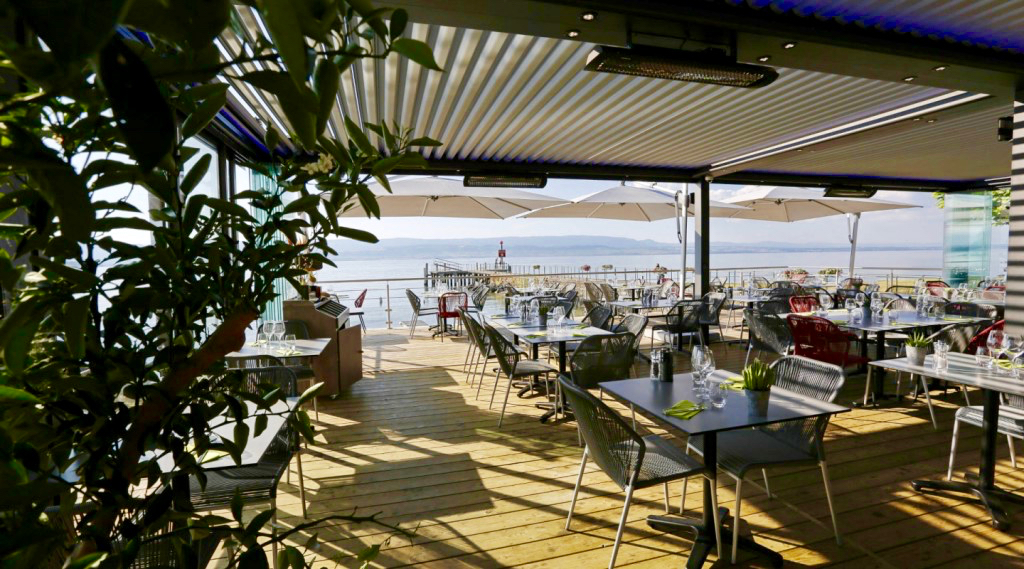 Terrasse intérieure ombragee restaurant Le Jolla