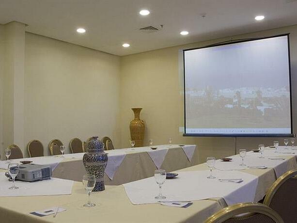 Meeting Room with Wide Screen at Farah Safi Hotel