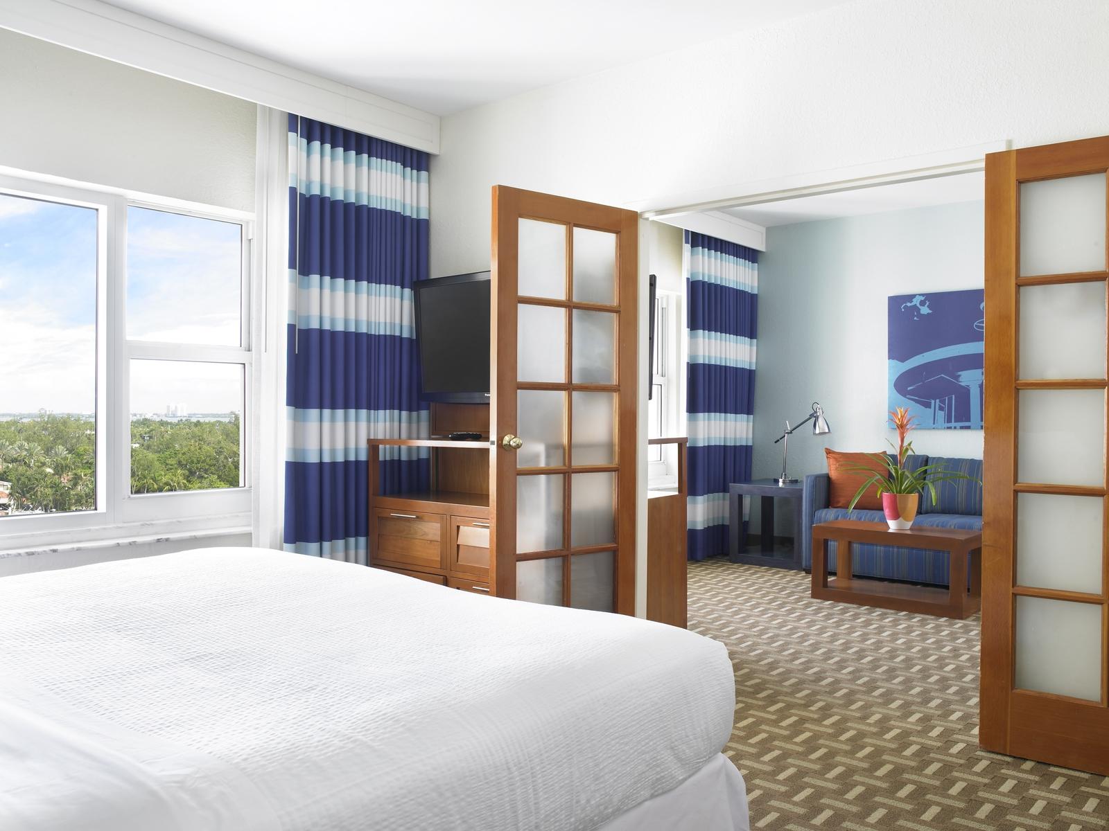 Hotel Rooms Suites In Miami Fl Four Palms Hotel