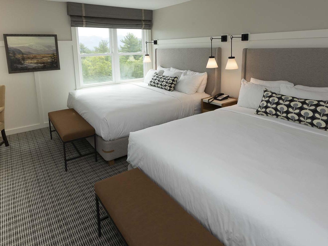 Fairways Suite with King twin beds at White Mountain Hotel