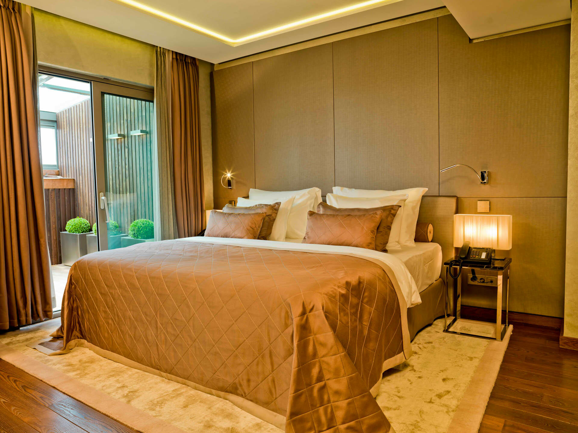 Luxury Deluxe Room with terrace at LaSagrada Istanbul Hotel