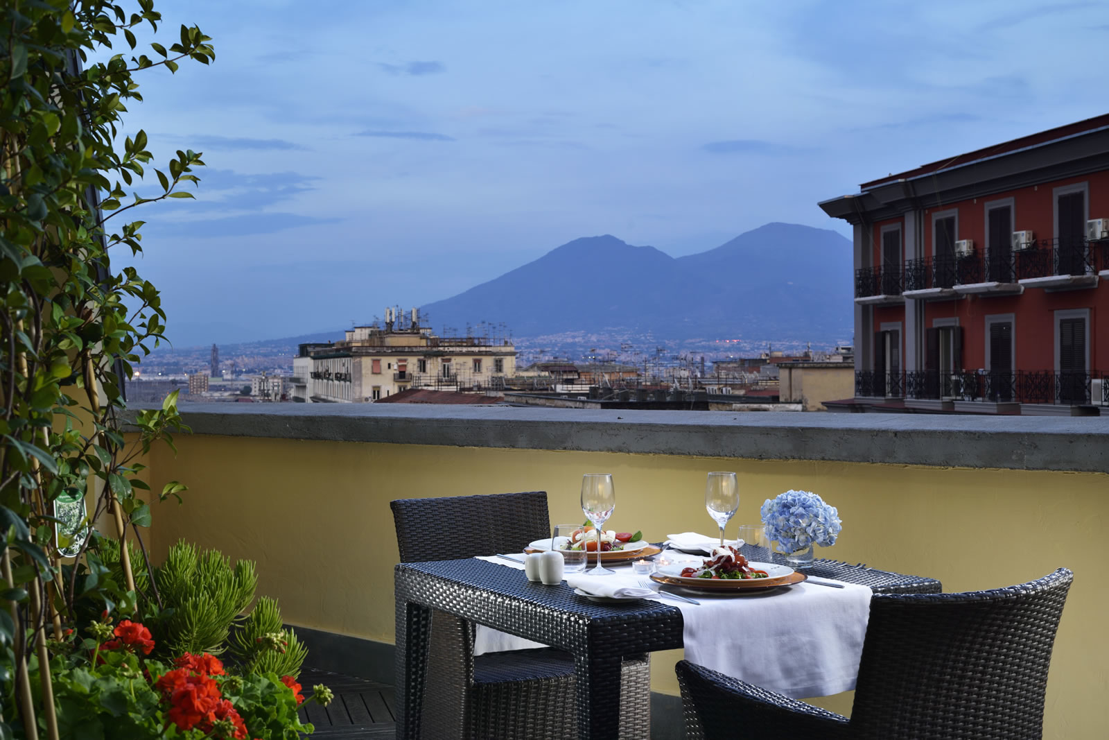 Rooftop UNAHOTELS Napoli