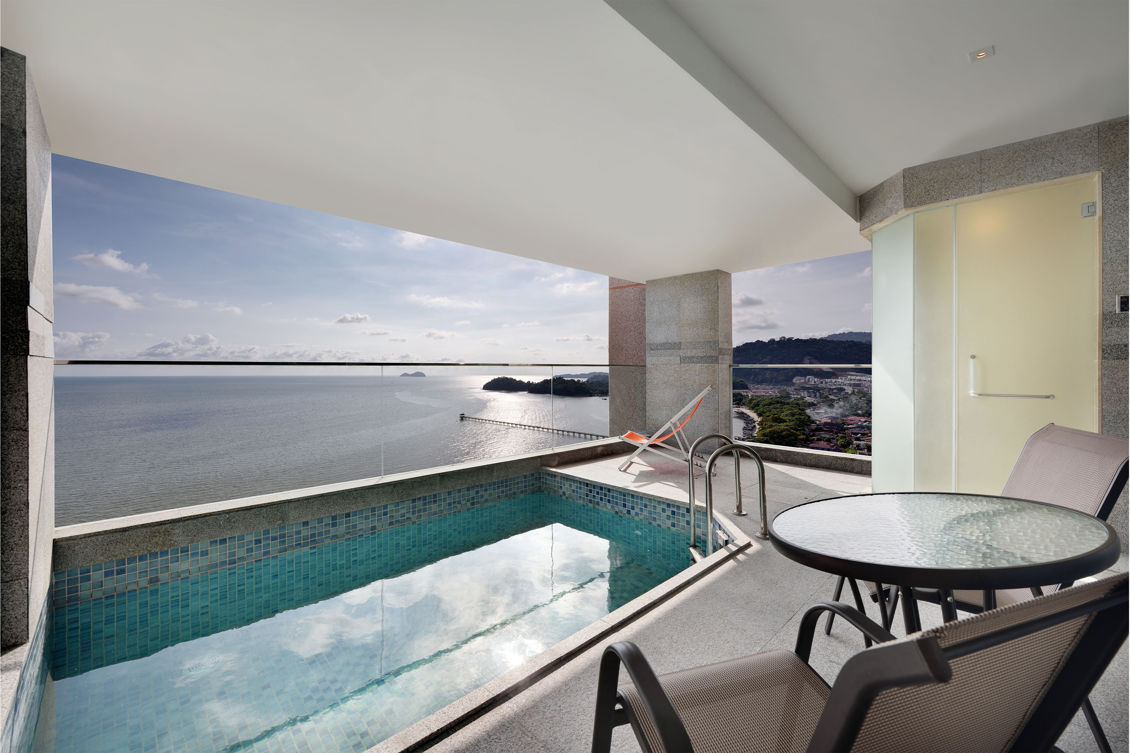 Premium Pool Suite Private Pool in Lexis Suites Penang