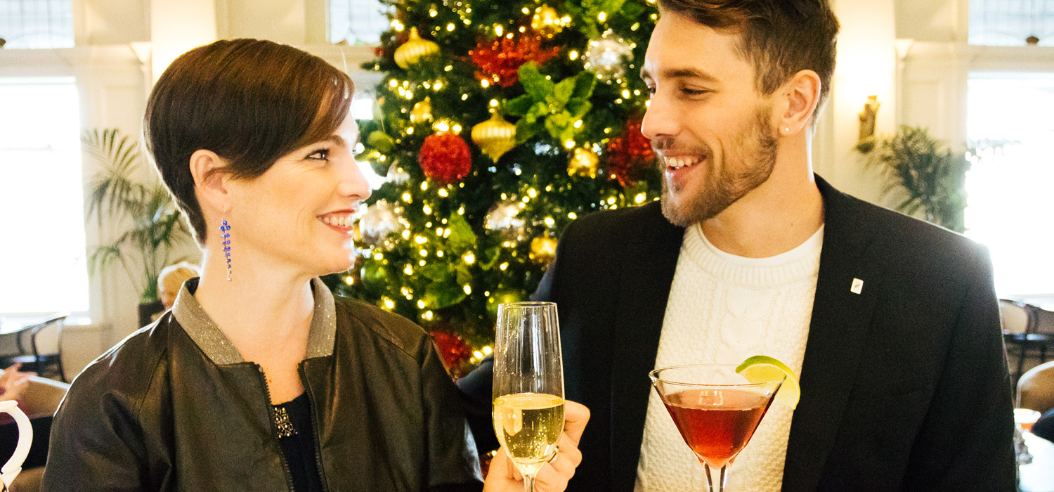 couple drinking at christmas